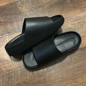 Nike slides, black unisex size 8 women’s size 7 men’s new no box